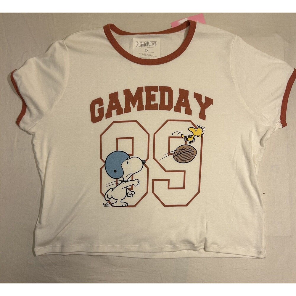 New Peanuts Graphic Print Cropped Size 2XL Game Day Woodstock & Snoopy T-Shirt